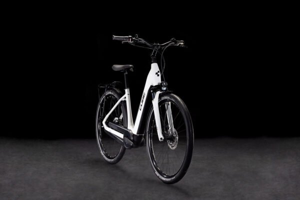Cube Supreme Hybrid Comfort ONE 500 metallicwhite´n´black – Bild 2